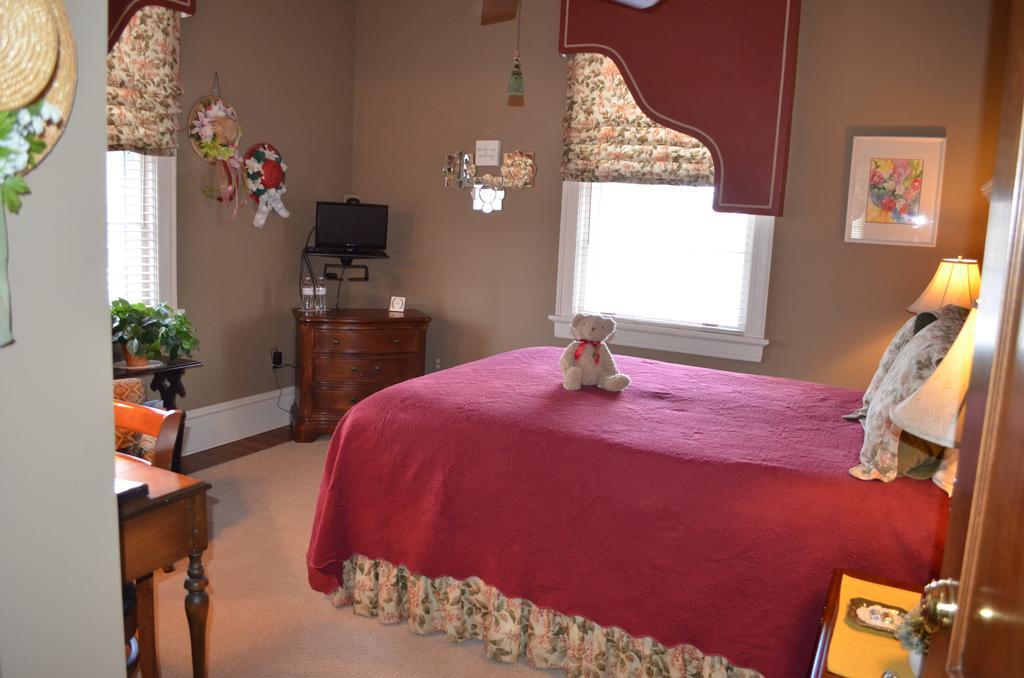 The Collins House Inn Marion Bagian luar foto