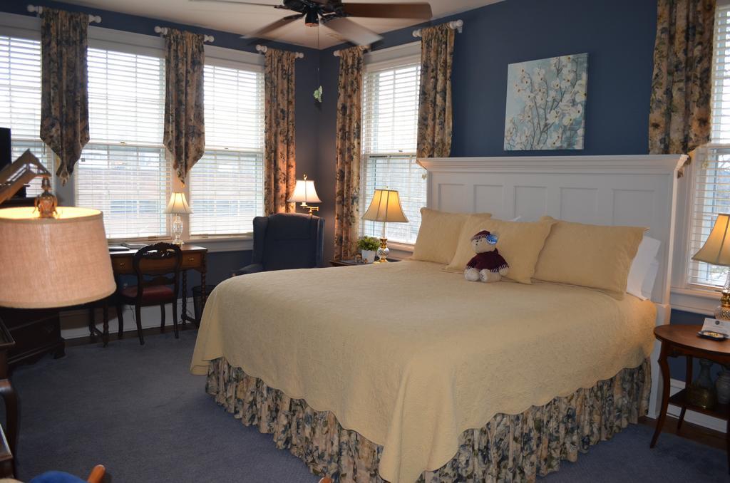 The Collins House Inn Marion Bagian luar foto