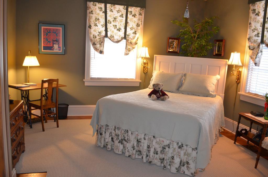 The Collins House Inn Marion Bagian luar foto