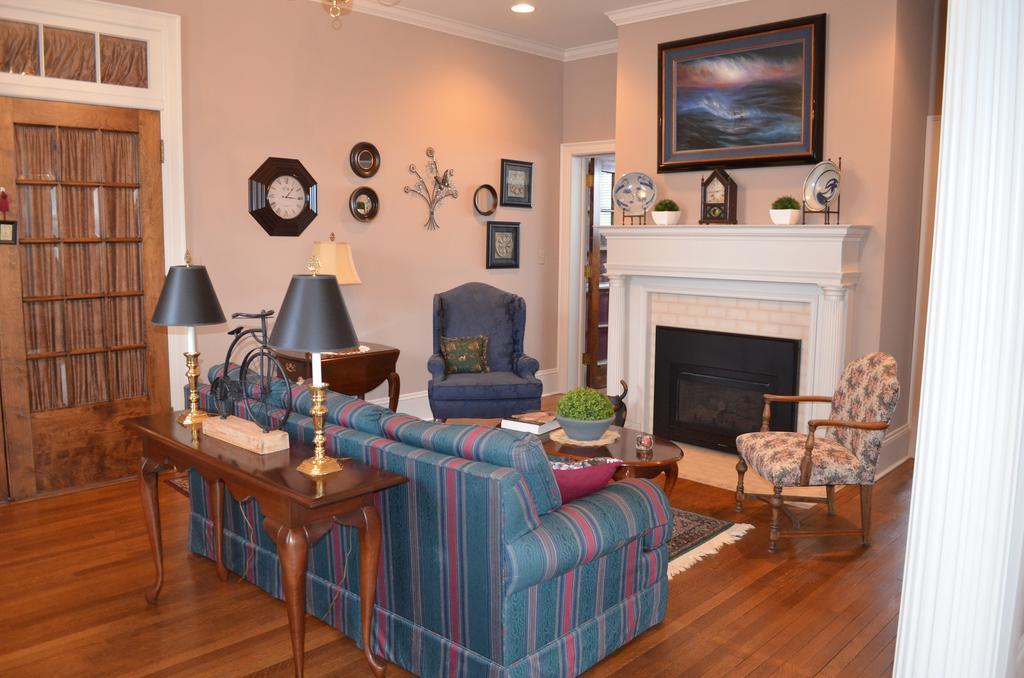 The Collins House Inn Marion Bagian luar foto