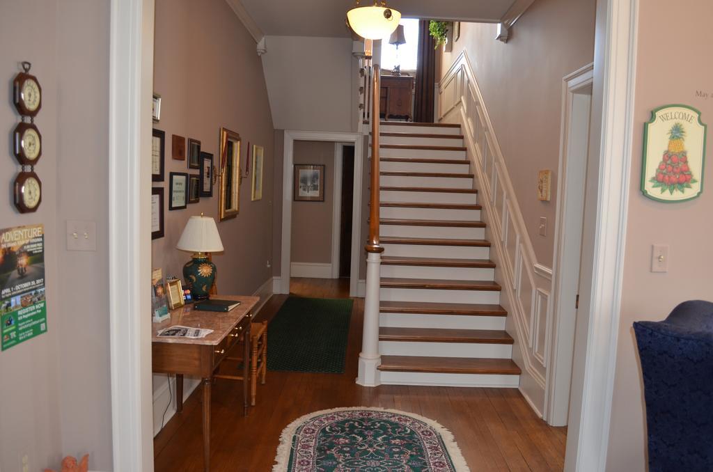 The Collins House Inn Marion Bagian luar foto