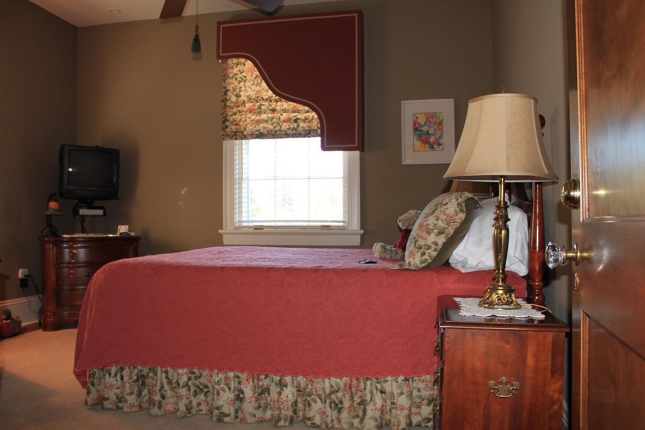 The Collins House Inn Marion Bagian luar foto