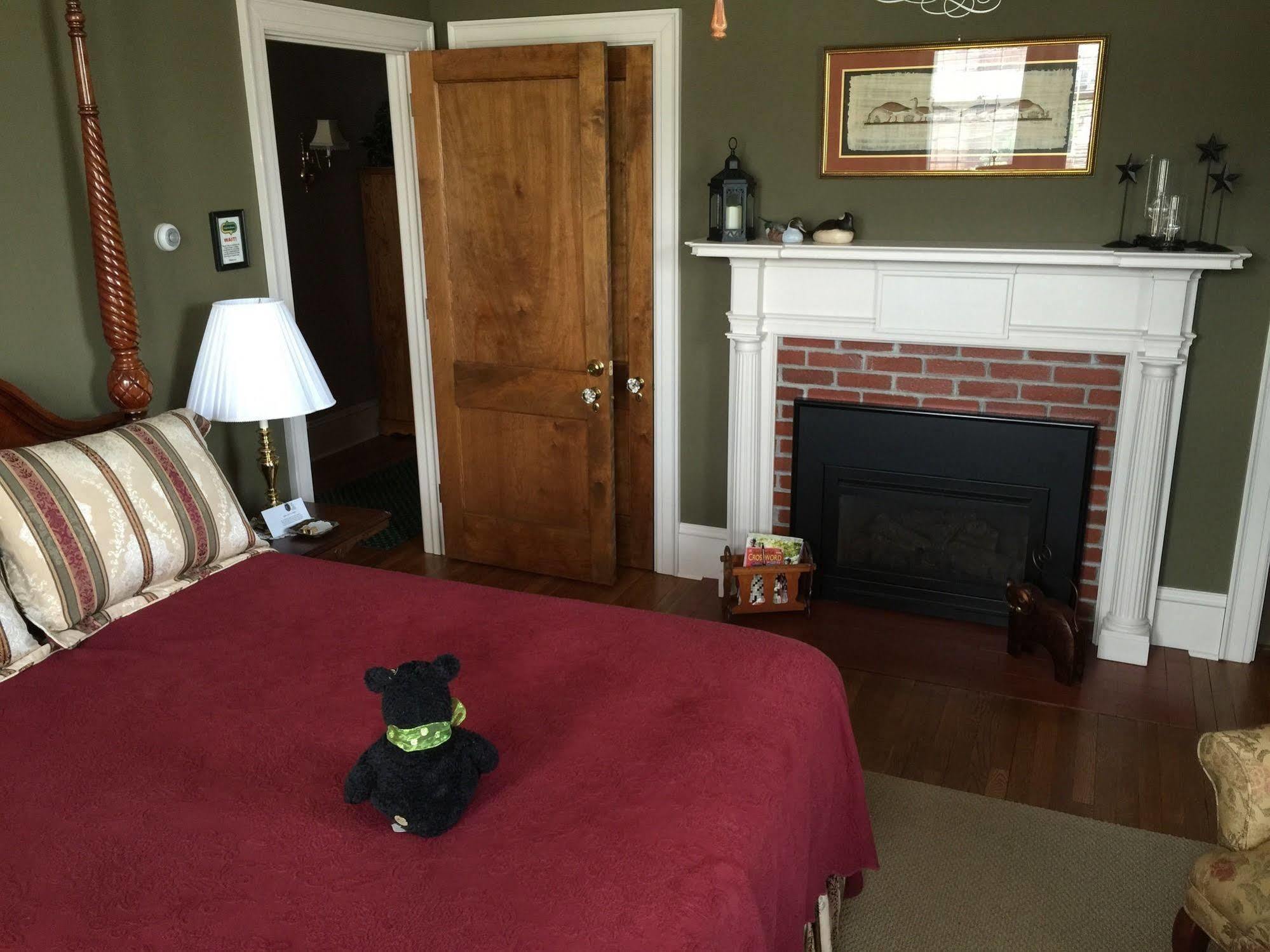 The Collins House Inn Marion Bagian luar foto
