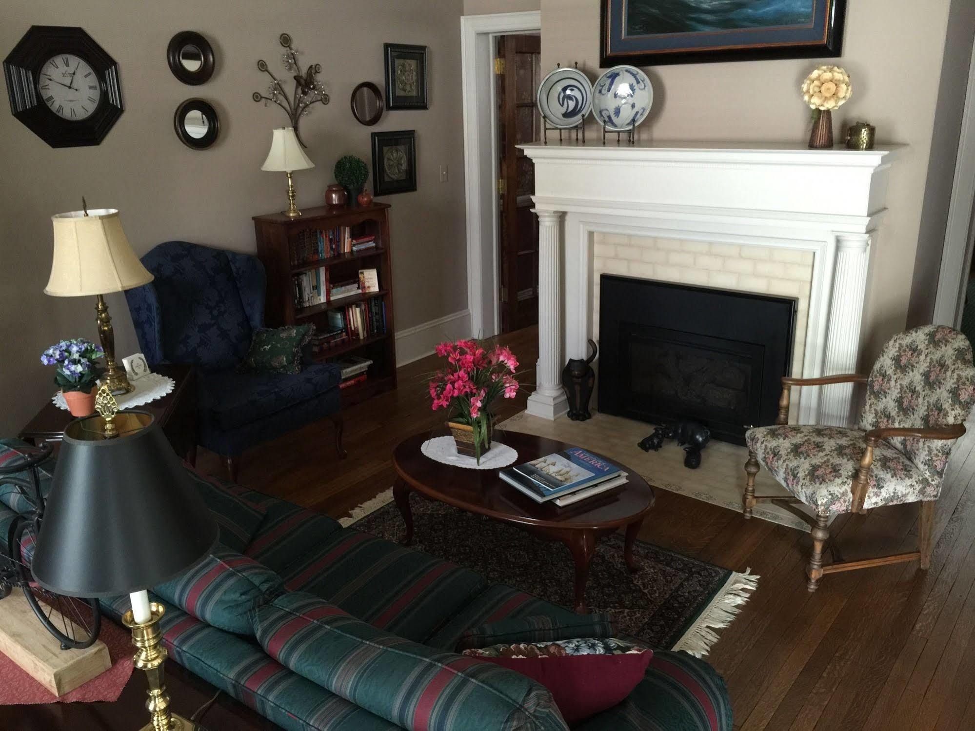 The Collins House Inn Marion Bagian luar foto