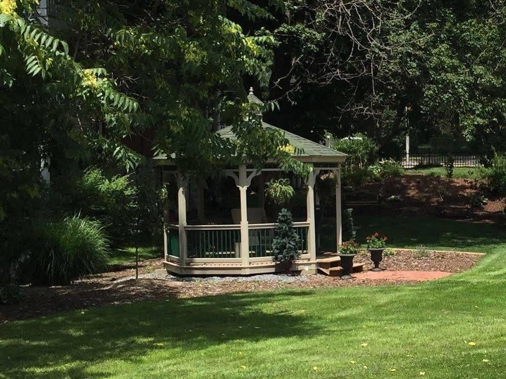 The Collins House Inn Marion Bagian luar foto
